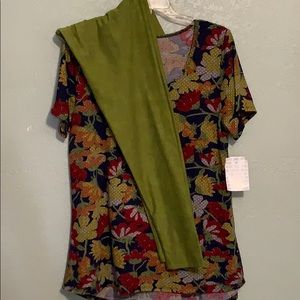 Large Outfit - LulaRoe Classic T Tunic & legging